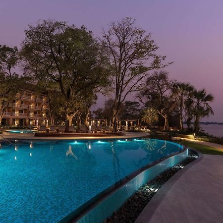 Radisson Blu Mosi-Oa-Tunya Livingstone Resort Exteriör bild