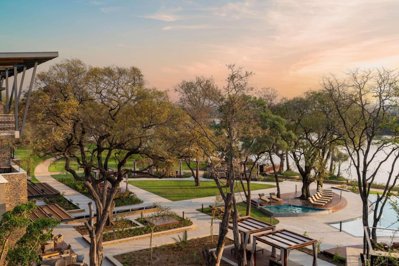 Radisson Blu Mosi-Oa-Tunya Livingstone Resort Exteriör bild