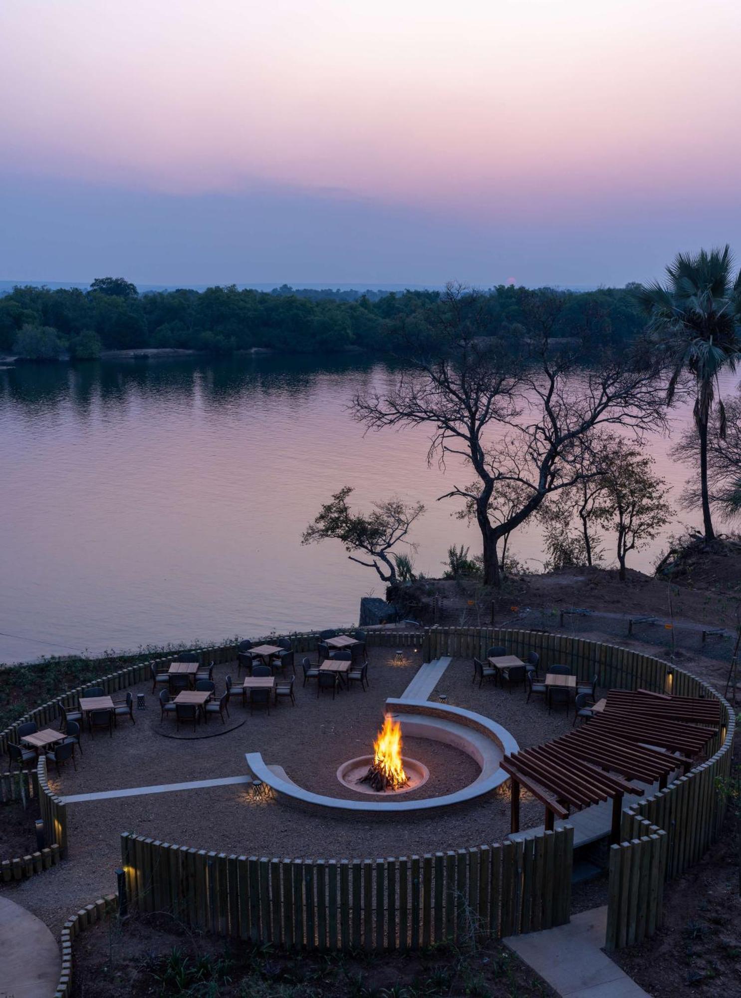Radisson Blu Mosi-Oa-Tunya Livingstone Resort Exteriör bild