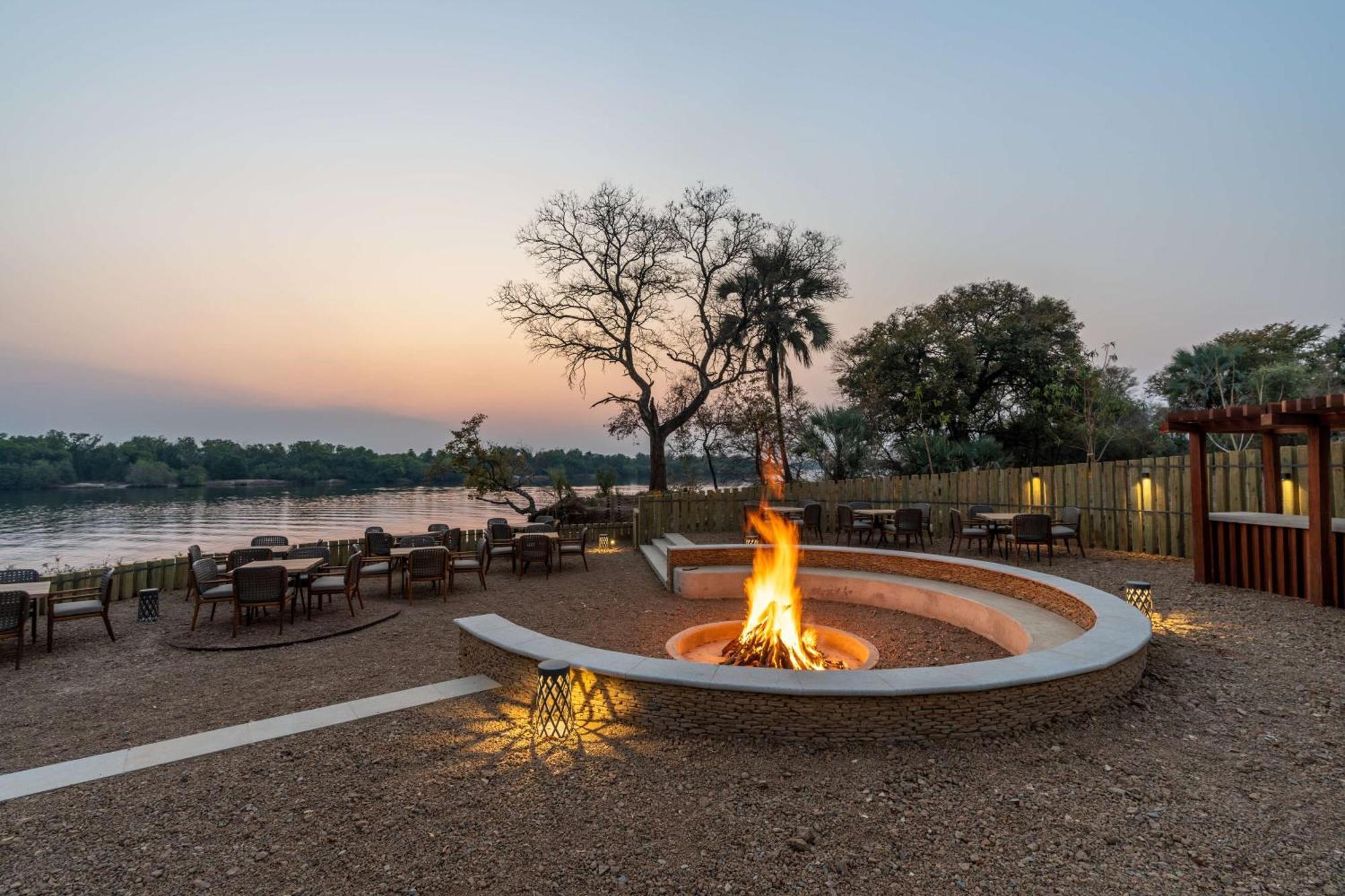 Radisson Blu Mosi-Oa-Tunya Livingstone Resort Exteriör bild